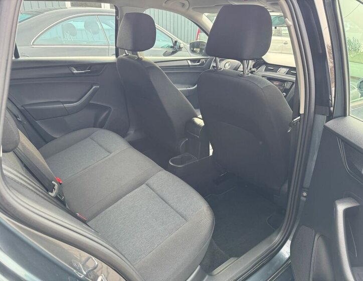 Škoda Rapid Hatchback 999,0 70 kw