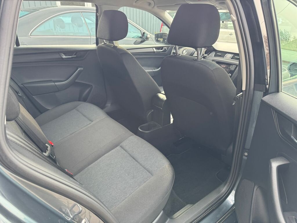 Škoda Rapid Hatchback 999,0 70 kw