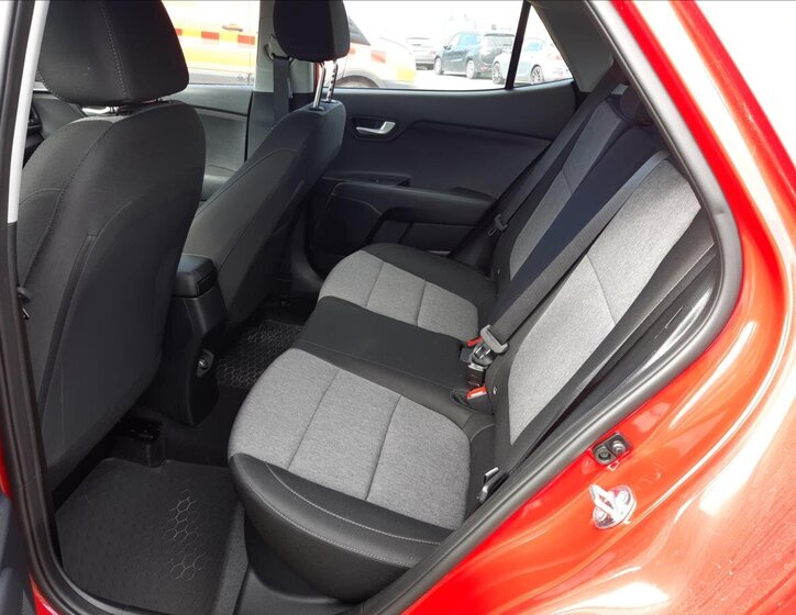 KIA Stonic SUV / Terénní 1,2 l 58 kw