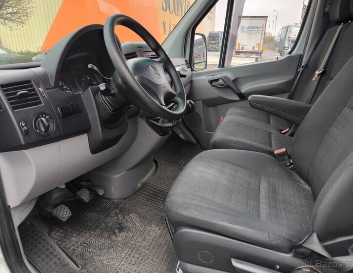 Mercedes-Benz Sprinter 10