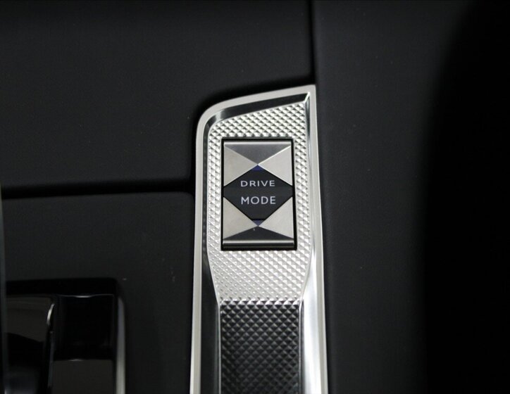 DS Automobiles DS7 Crossback SUV 1,6 l 221 kw