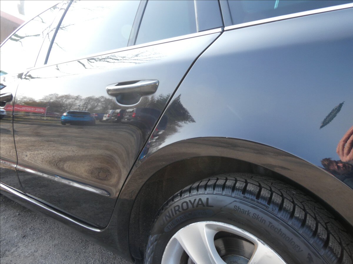 Škoda Superb Kombi 2,0 l 103 kw