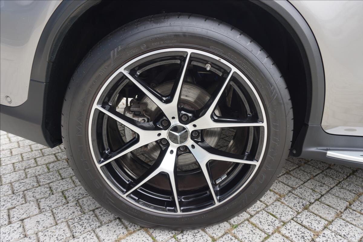 Mercedes-Benz GLC SUV 3,0 l 287 kw