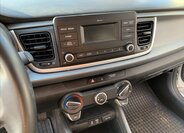 KIA Rio 11