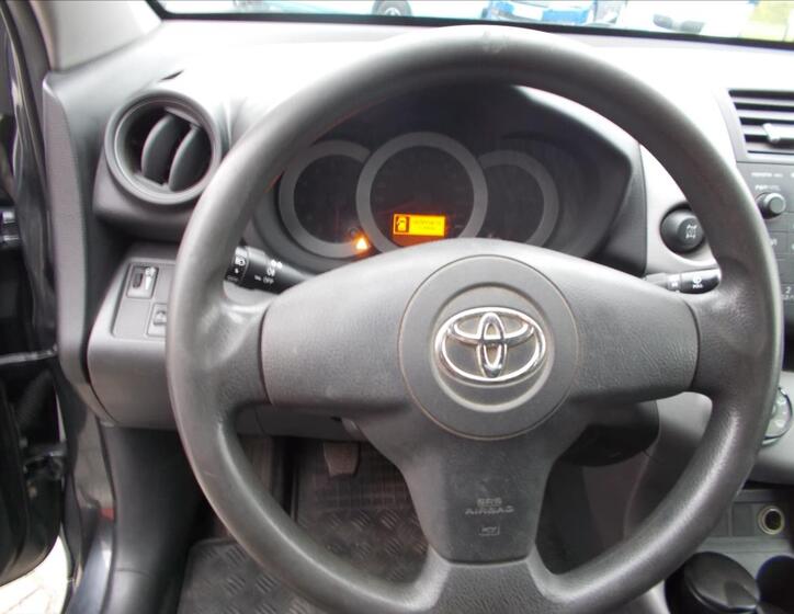 Toyota RAV4 24