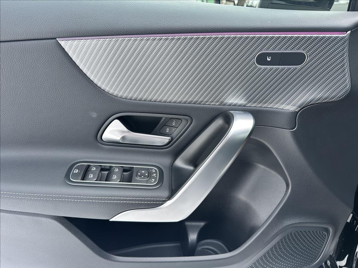 Mercedes-Benz Třídy A Hatchback 1,3 l 120 kw