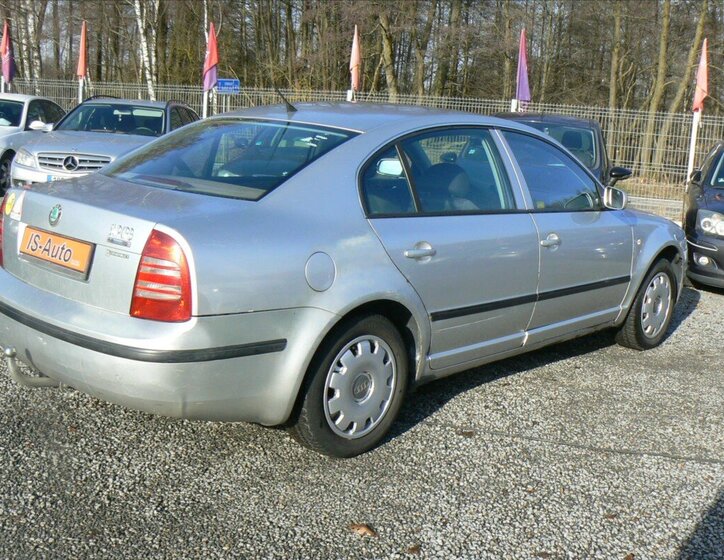 Škoda Superb Sedan 1,9 l 74 kw