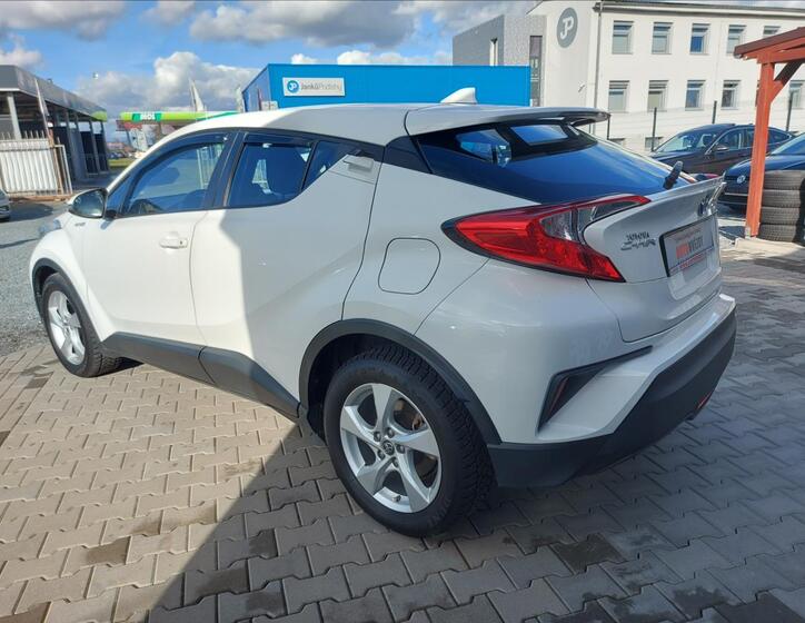 Toyota C-HR 8