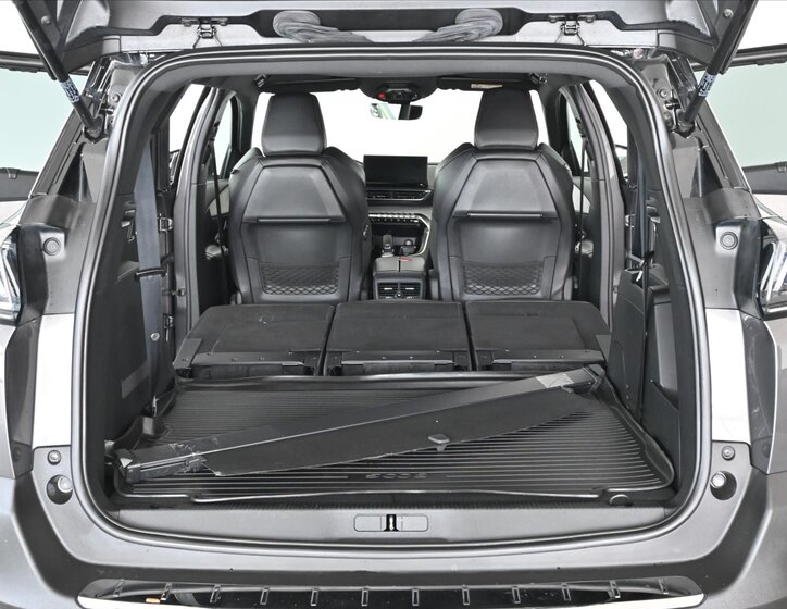 Peugeot 5008 8
