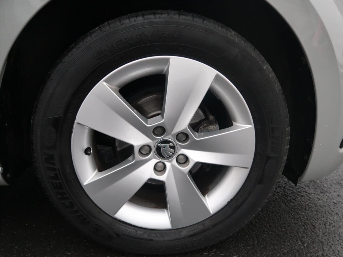 Škoda Scala Hatchback 999,0 70 kw