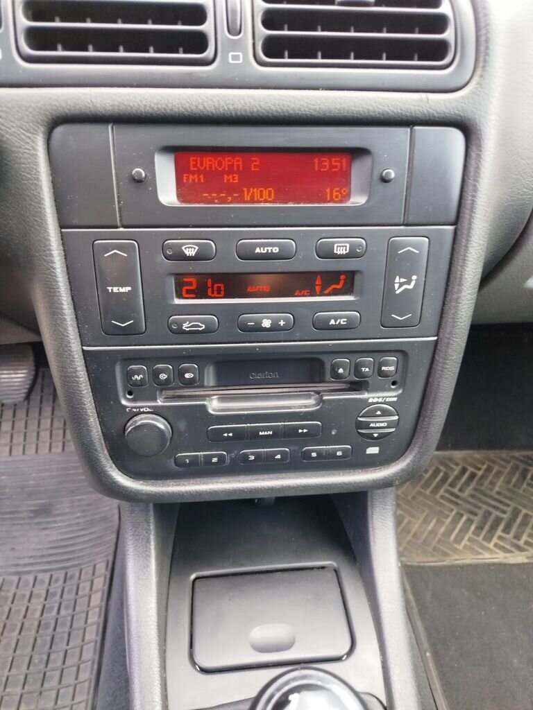 Peugeot 406 Sedan / Limuzína 2,0 l 80 kw