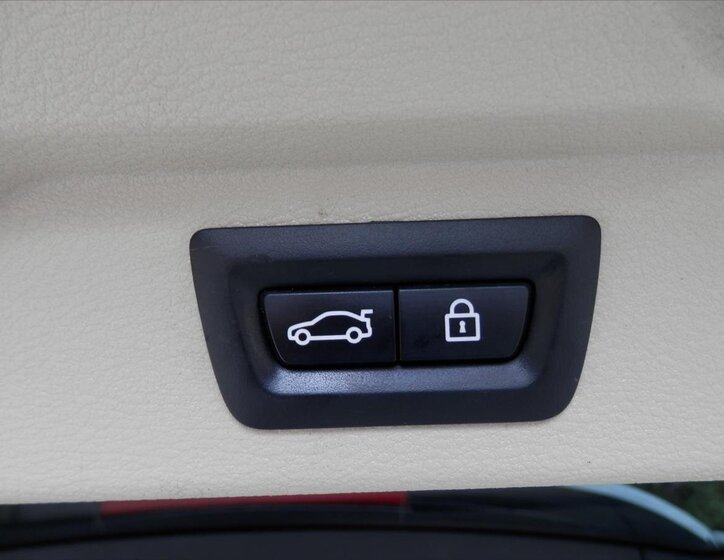 BMW X5 Kombi 3,0 l 190 kw