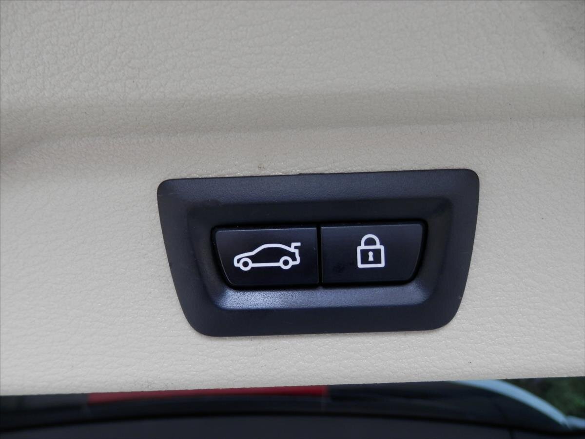 BMW X5 Kombi 3,0 l 190 kw