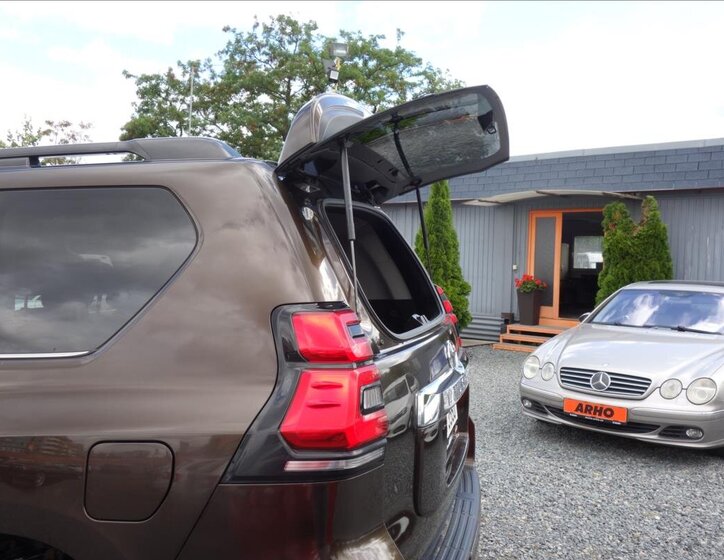 Toyota Land Cruiser SUV / Terénní 2,8 l 130 kw