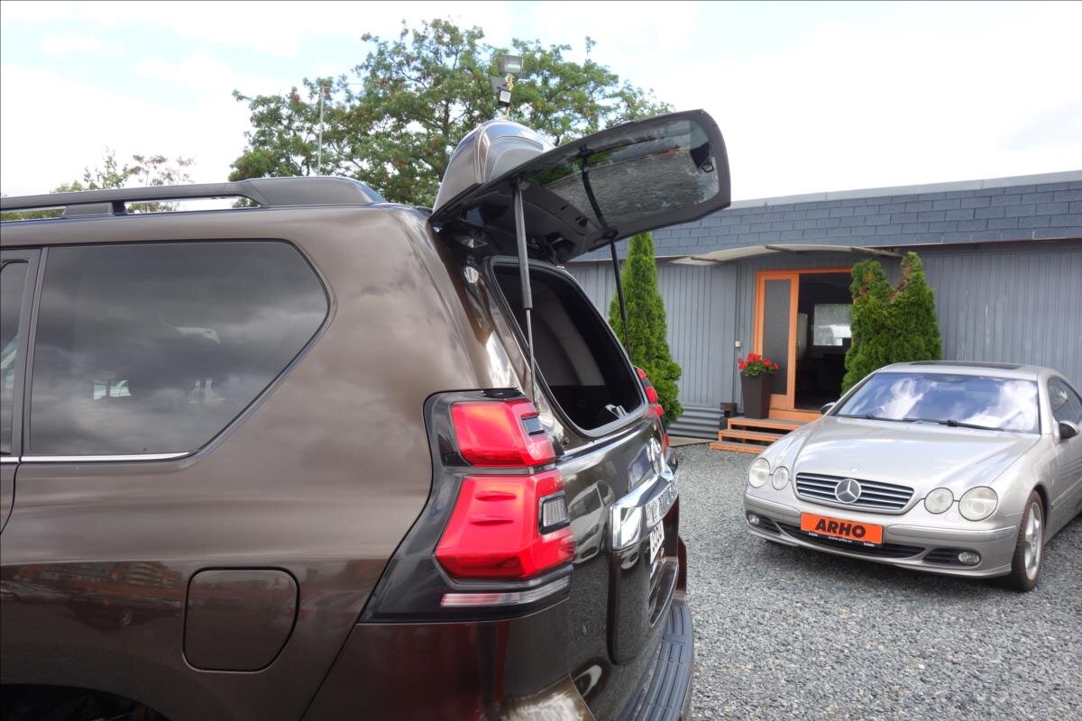 Toyota Land Cruiser SUV / Terénní 2,8 l 130 kw