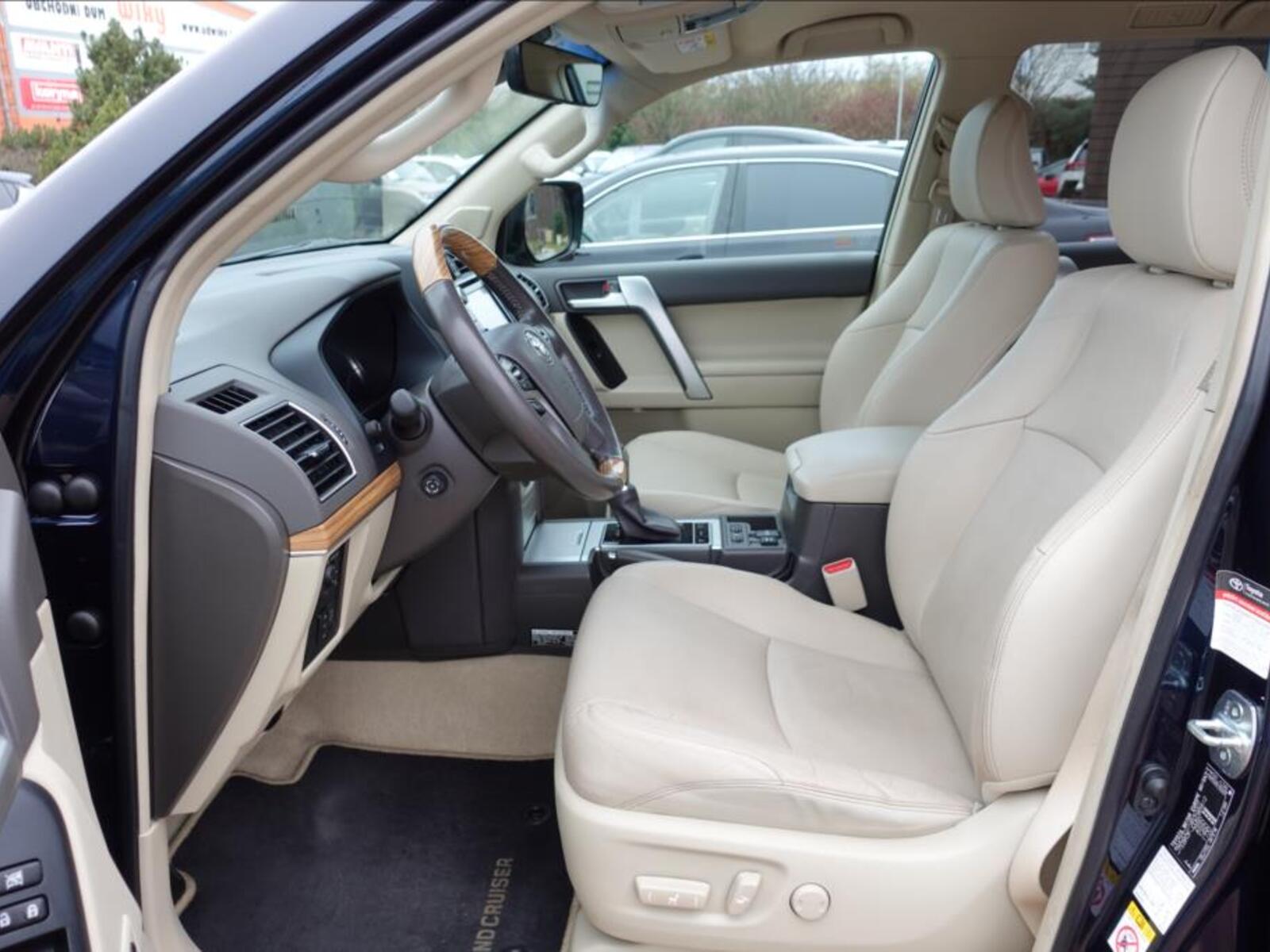 Toyota Land Cruiser 10