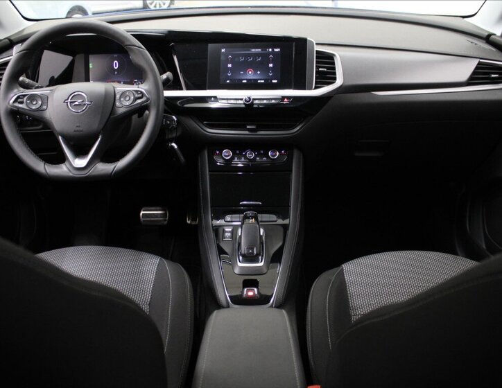 Opel Grandland SUV / Terénní 1,2 l 96 kw