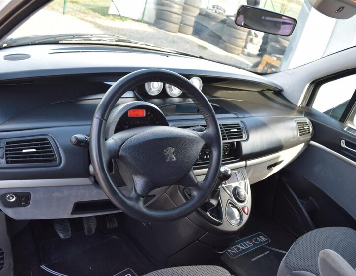 Peugeot 807 MPV 2,0 l 100 kw