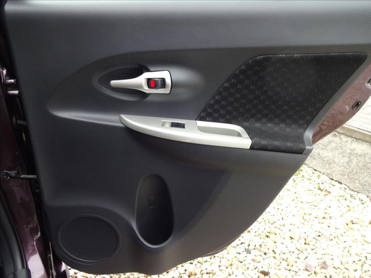 Toyota Urban Cruiser Hatchback 1,3 l 74 kw