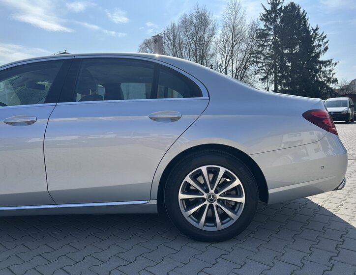 Mercedes-Benz Třídy E Sedan / Limuzína 3,0 l 190 kw