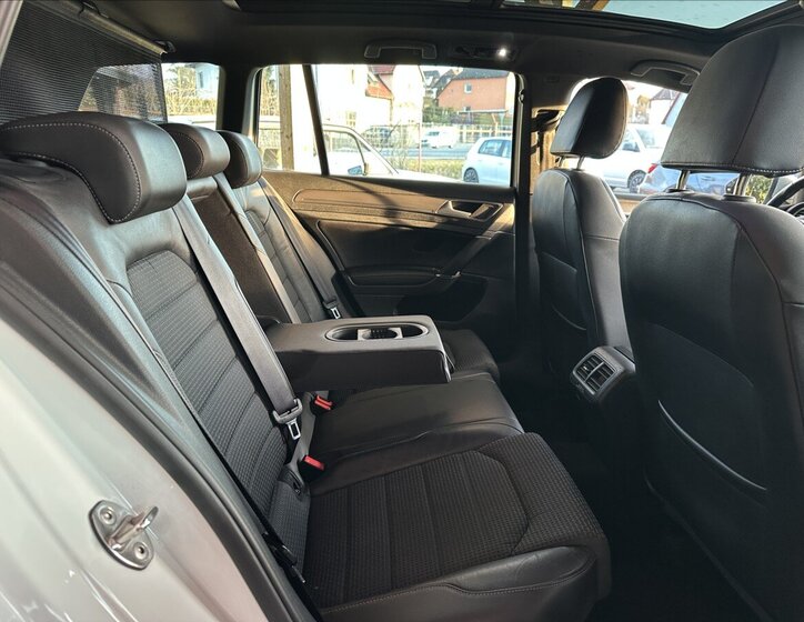 Volkswagen Golf Kombi 2,0 l 135 kw