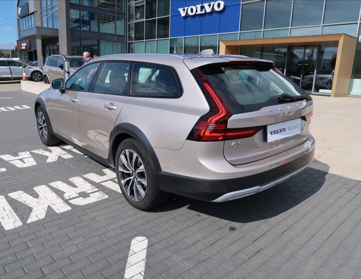 Volvo V90 7
