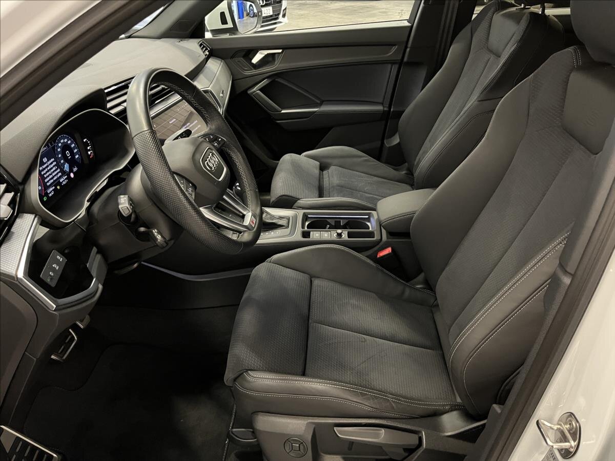 Audi Q3 SUV / Terénní 1,5 l 110 kw