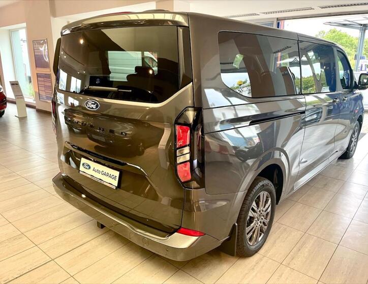 Ford Tourneo Custom 6