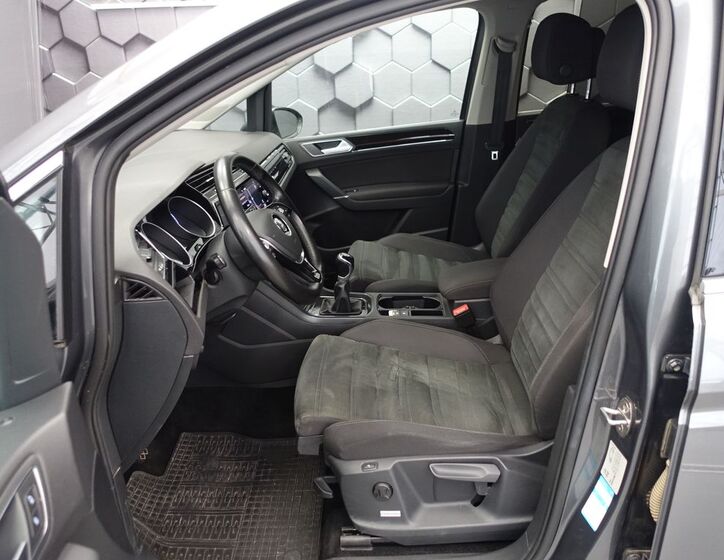 Volkswagen Touran 26