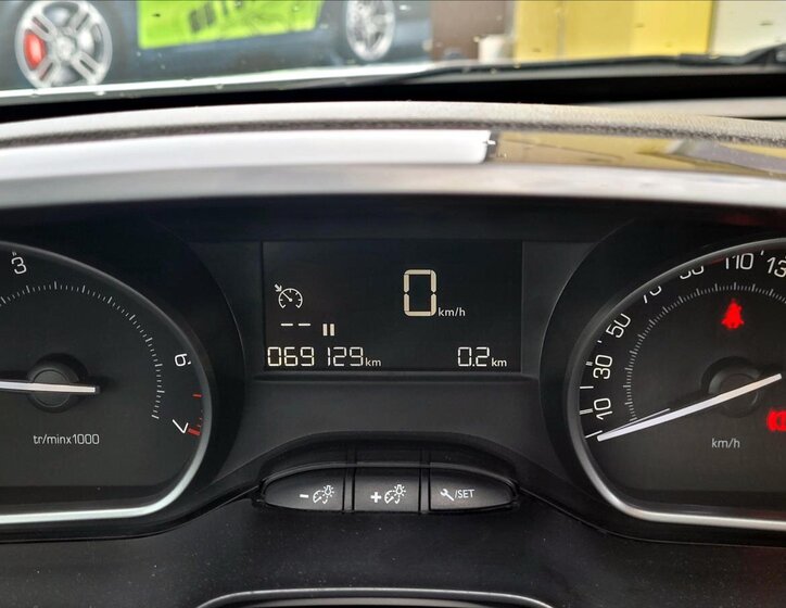 Peugeot 2008 SUV 1,2 l 60 kw