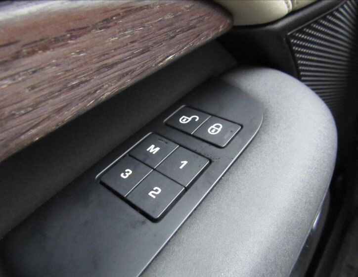 Land Rover Discovery 37