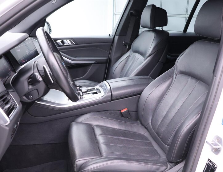 BMW X5 SUV / Terénní 3,0 l 195 kw