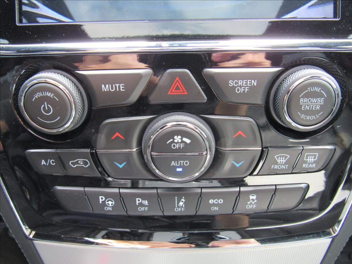 Jeep Grand Cherokee SUV / Terénní 6,4 l 344 kw