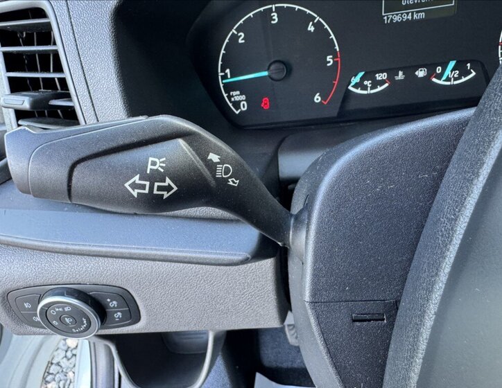 Ford Transit Custom Skříň 2,0 l 77 kw