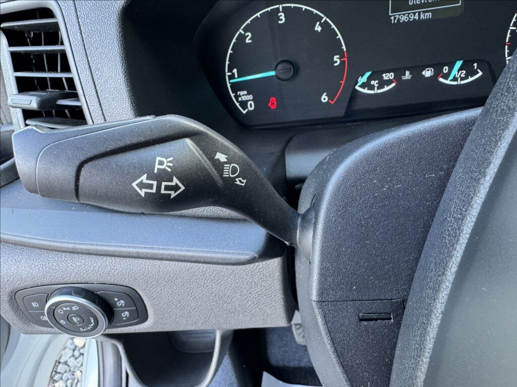 Ford Transit Custom Skříň 2,0 l 77 kw