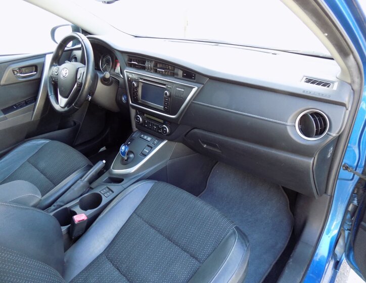 Toyota Auris Hatchback 1,8 l 73 kw