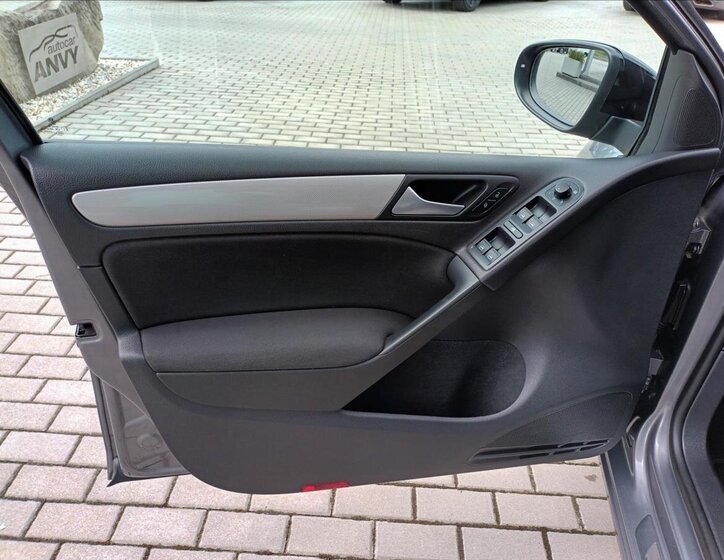 Volkswagen Golf Hatchback 1,2 l 63 kw