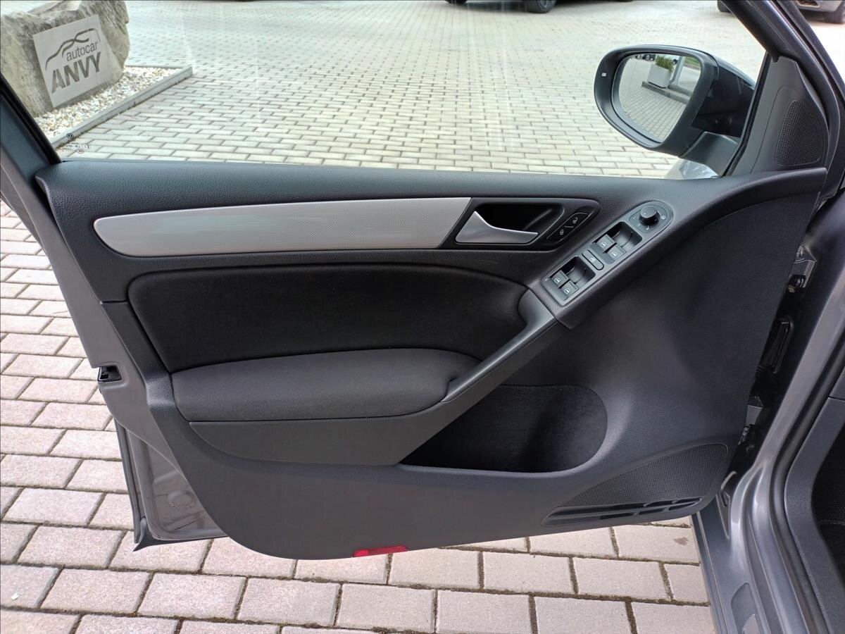 Volkswagen Golf Hatchback 1,2 l 63 kw