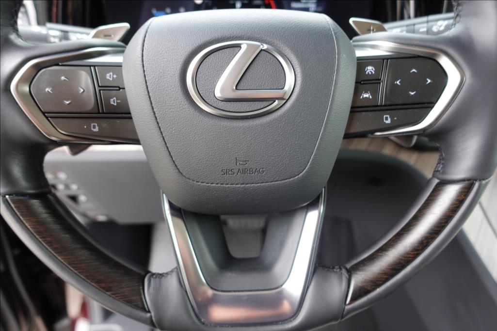 Lexus LM 350h