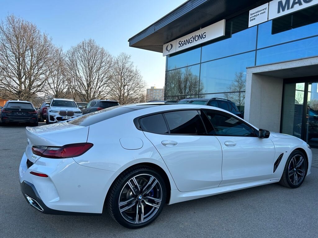 BMW Řada 8 Sedan / Limuzína 3,0 l 245 kw