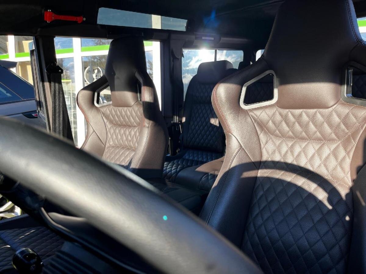 Land Rover Defender SUV / Terénní 2,2 l 90 kw