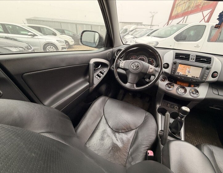 Toyota RAV4 SUV / Terénní 2,2 l 130 kw