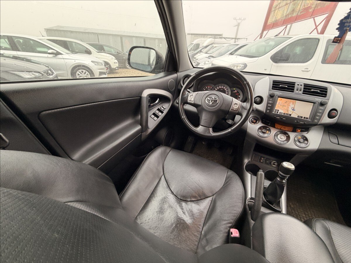 Toyota RAV4 SUV / Terénní 2,2 l 130 kw