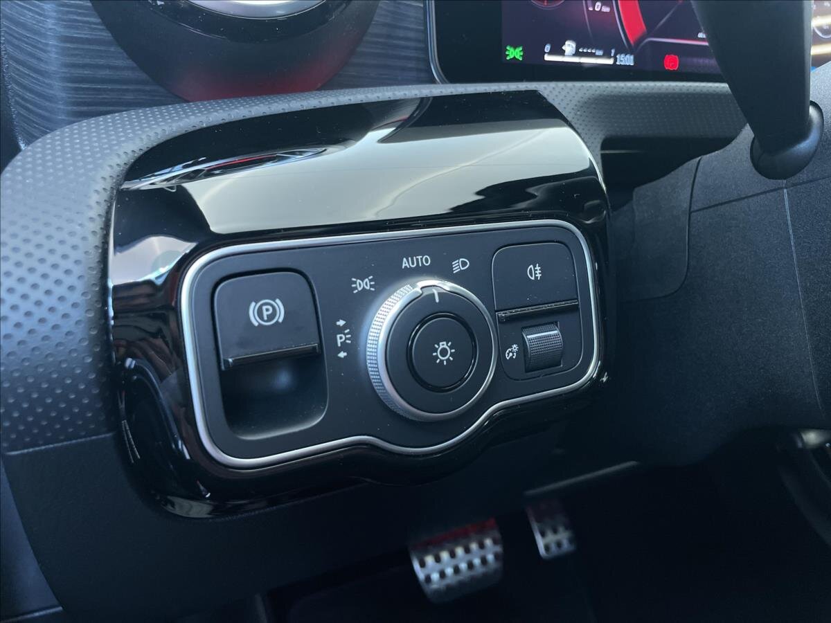 Mercedes-Benz CLA Kupé 1,3 l 120 kw