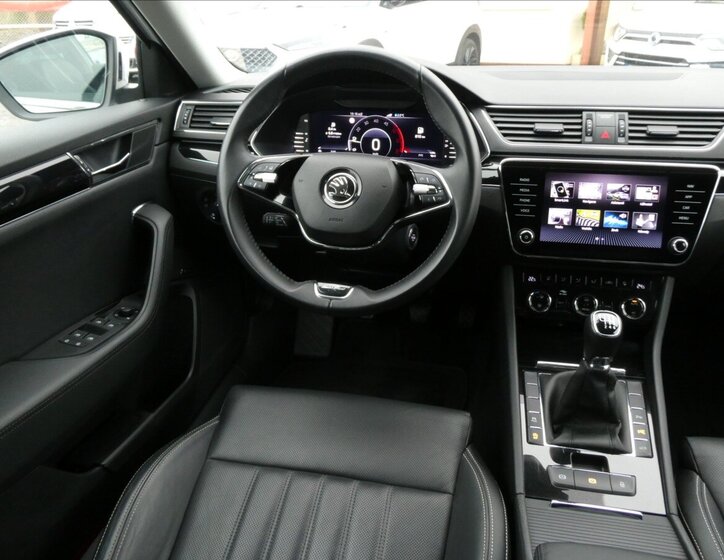 Škoda Superb Sedan / Limuzína 2,0 l 110 kw