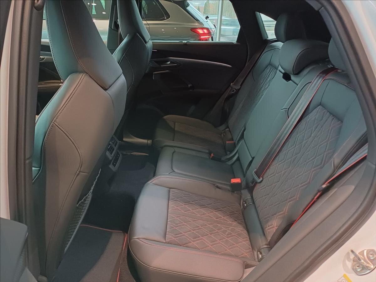 Audi Q5 SUV / Terénní 2,0 l 150 kw