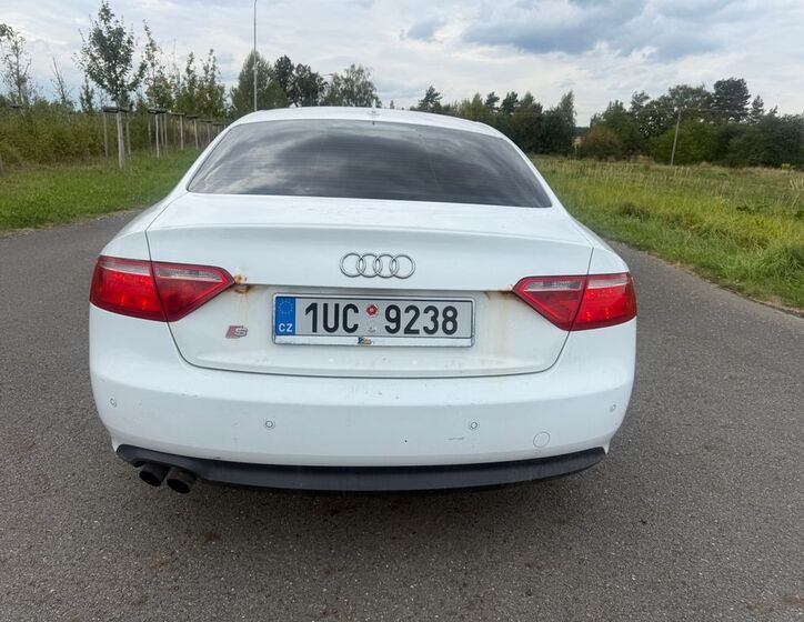 Audi A5 4