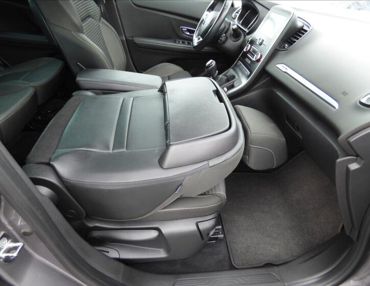 Renault Scénic MPV 1,5 l 81 kw