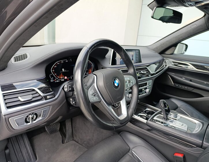 BMW Řada 7 Ostatní 3,0 l 250 kw
