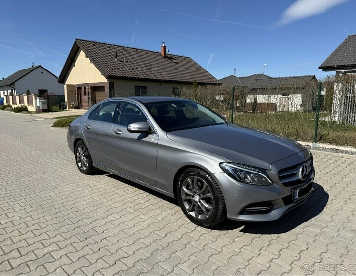 Mercedes-Benz Ostatní Sedan / Limuzína 0,0 125 kw